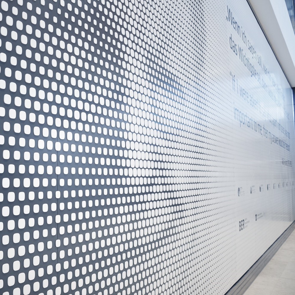 Willy Brandt Wand im Terminal 1