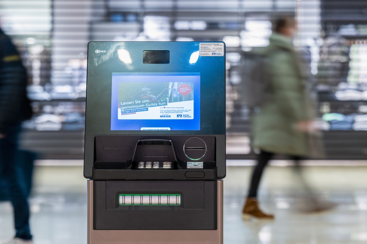 Detailaufnahme eines Automaten der Berliner Volksbank