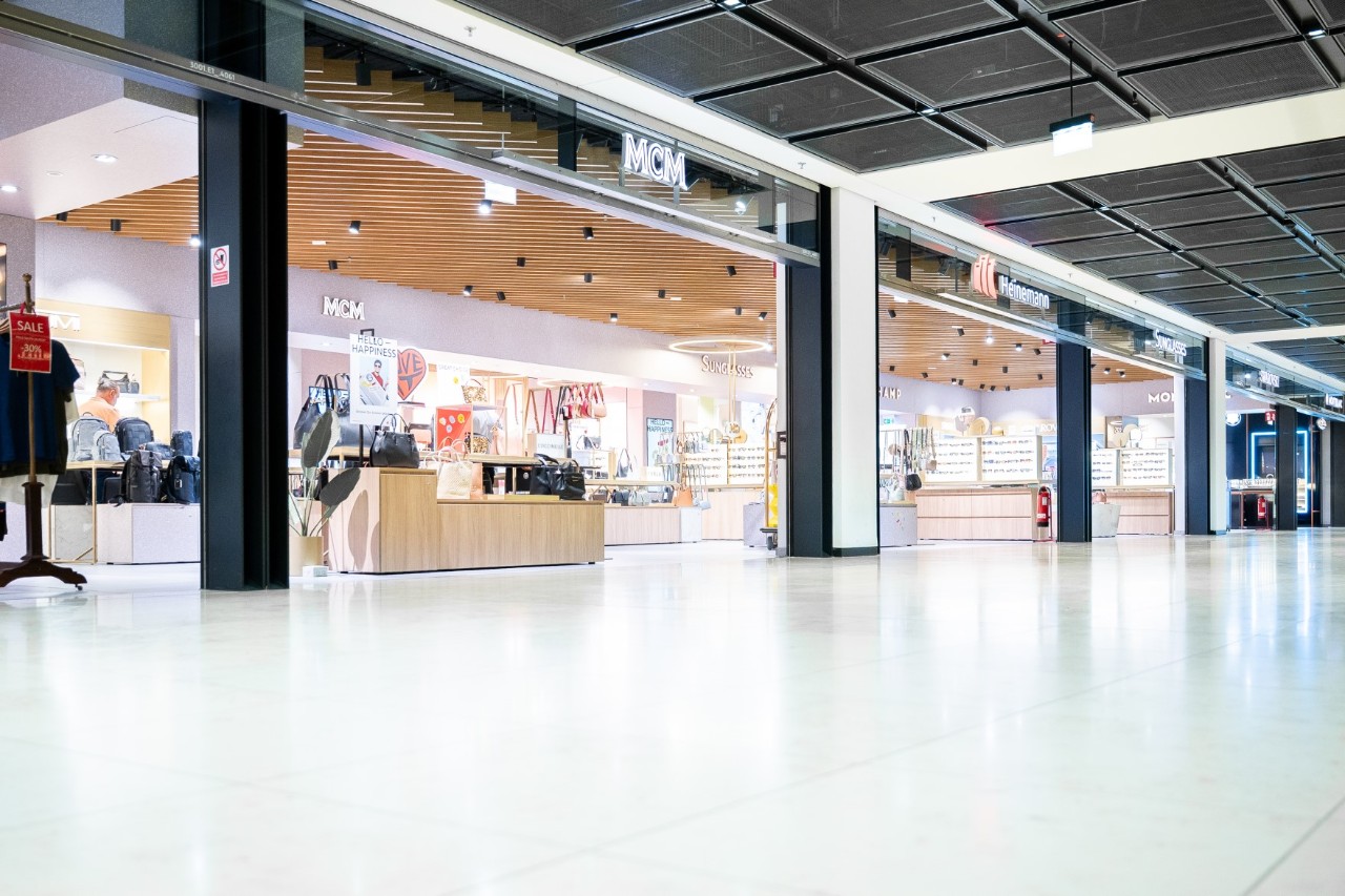 Außenansicht des Heinemann Duty Free & Travel Value Shops