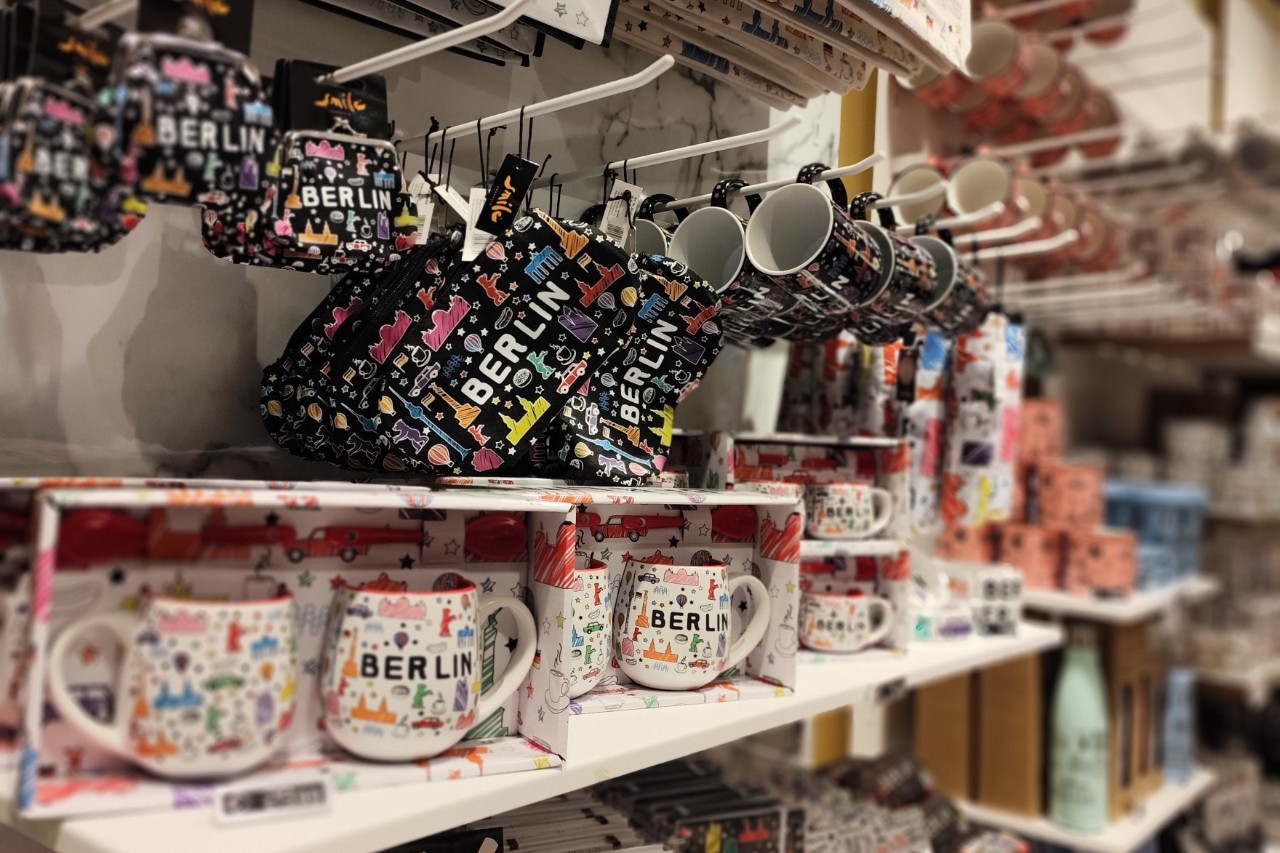 Tassen mit Berlin-Schriftzug