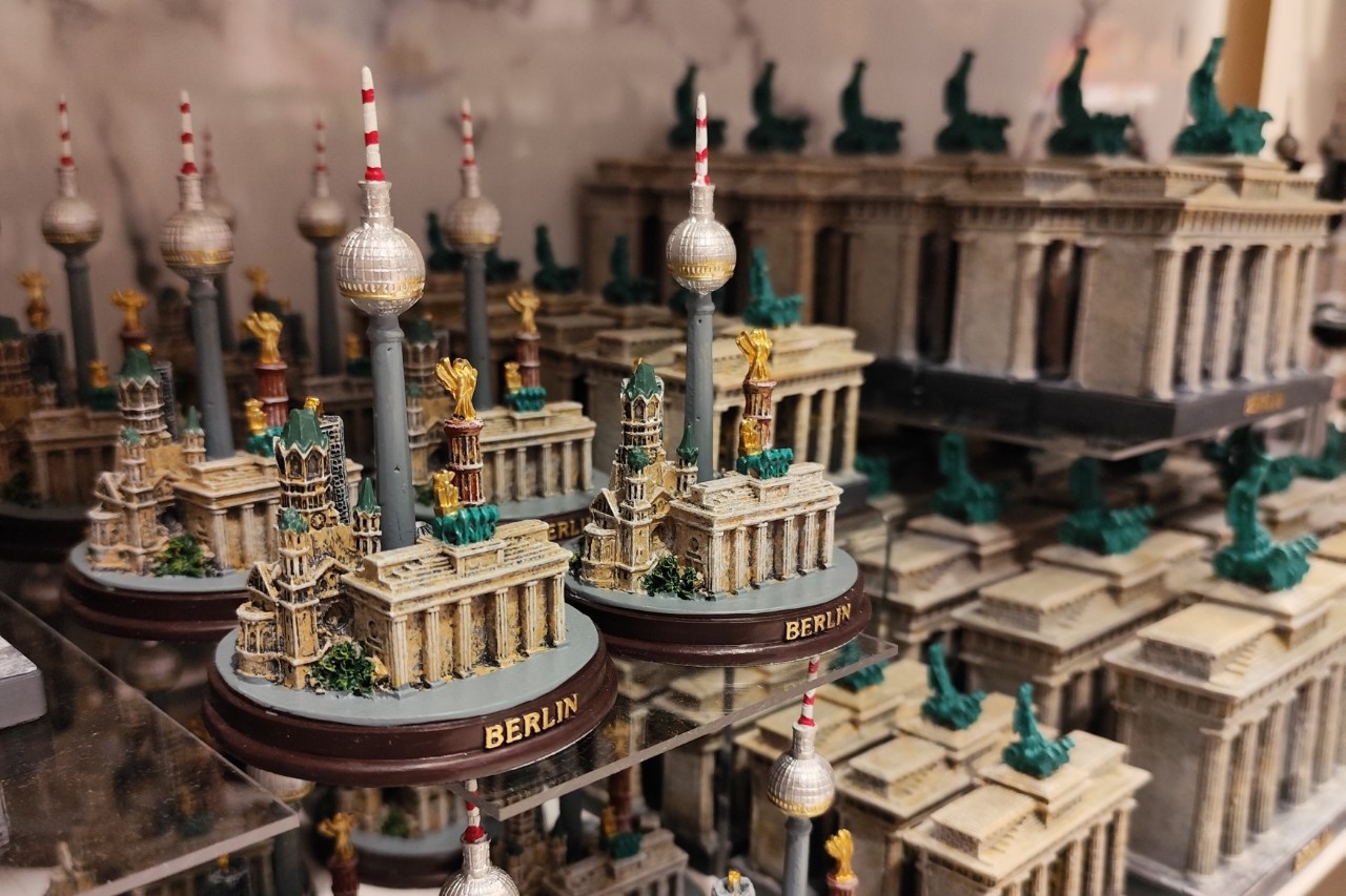Miniaturfigürchen Berliner Sehenswürdigkeiten.