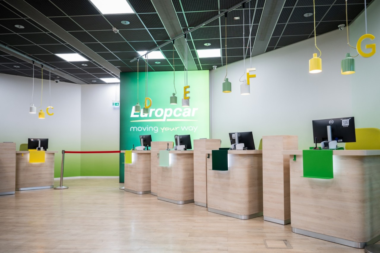 Blick auf den Europcar Schalter