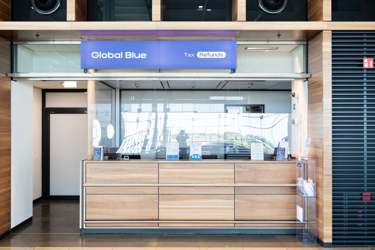 Blick auf den Schalter von Global Blue. 