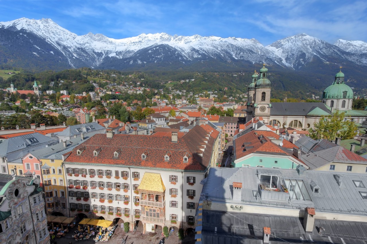 Blick auf Altstadt mit Goldenen Dachl und Dom 