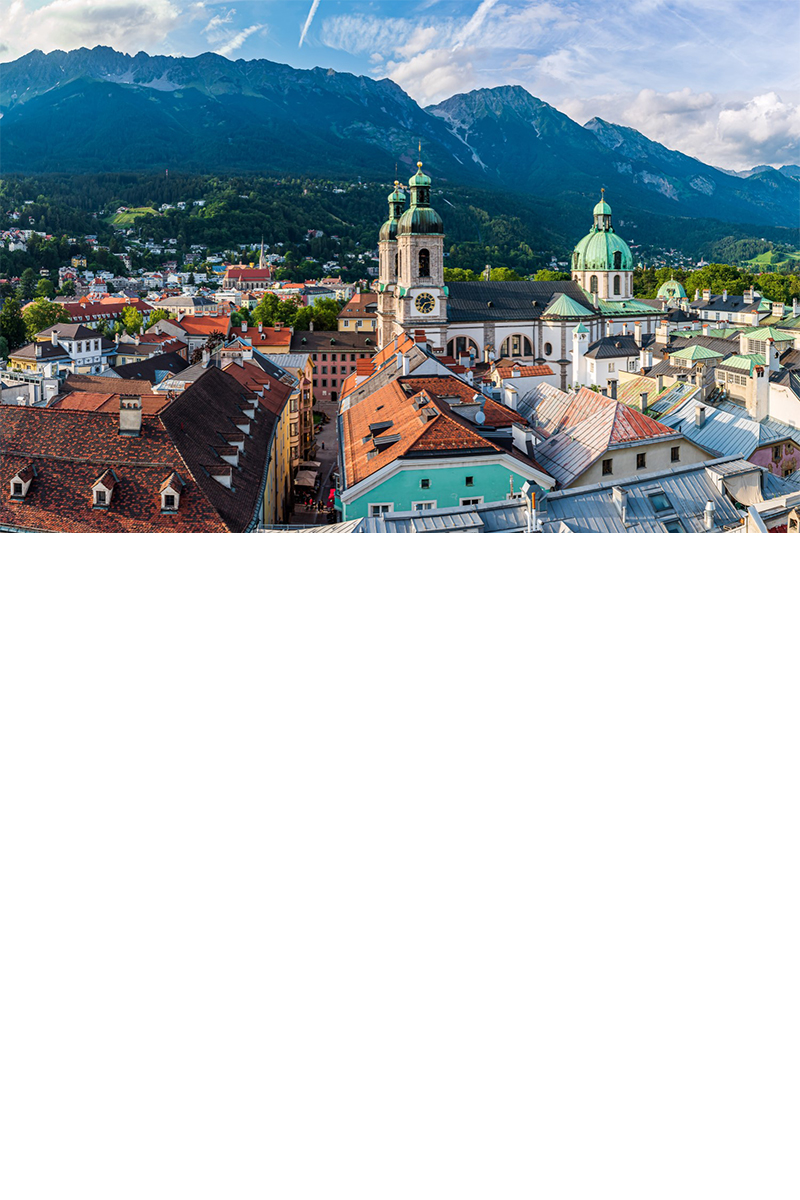 Stadtansicht von Innsbruck mit Nordkette © Fabio Lotti/stock.adobe.com