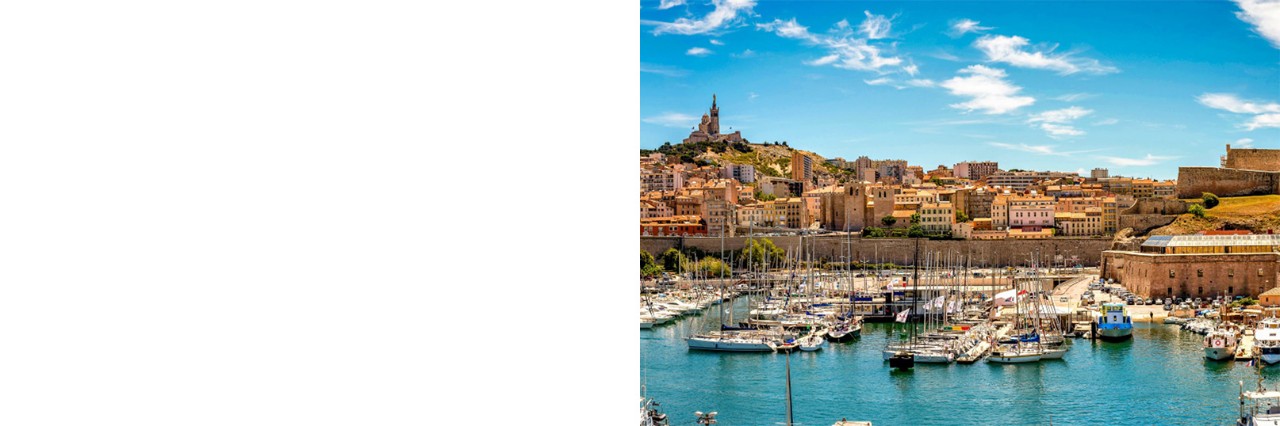 Hafen von Marseille mti Booten und alten Gebäuden