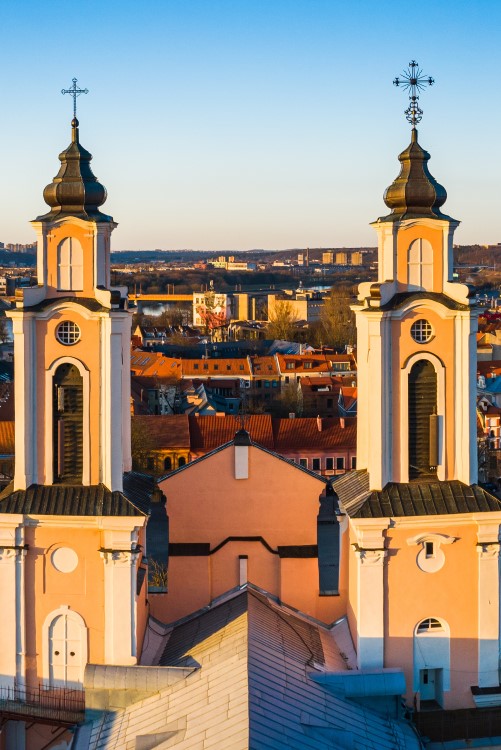 Blick über die Dächer und Kirchtürme von Kaunas © Tadas/stock.adobe.com  