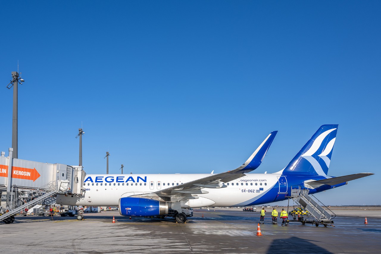 Ein Flugzeug der Fluggesellschaft AEGEAN