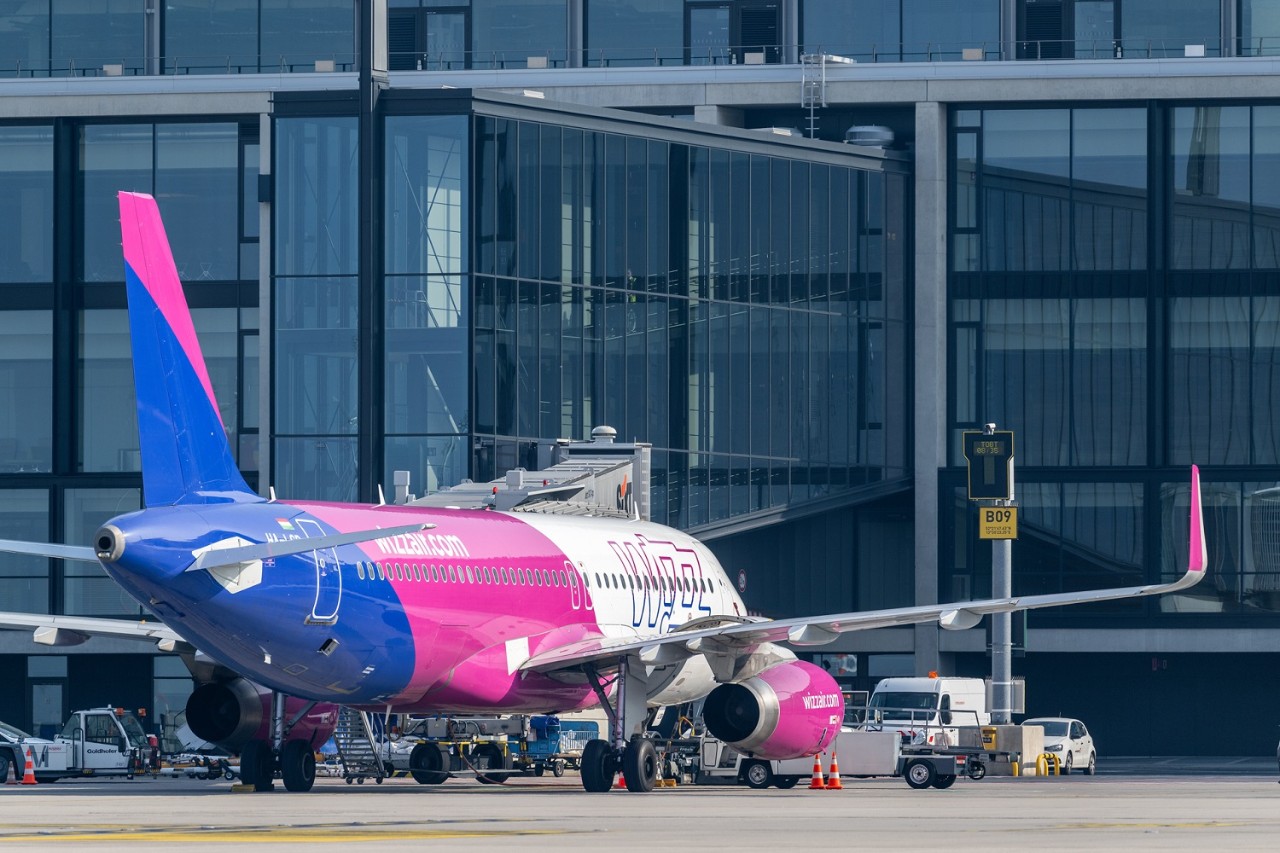 Wizz Air vor dem Terminal 1