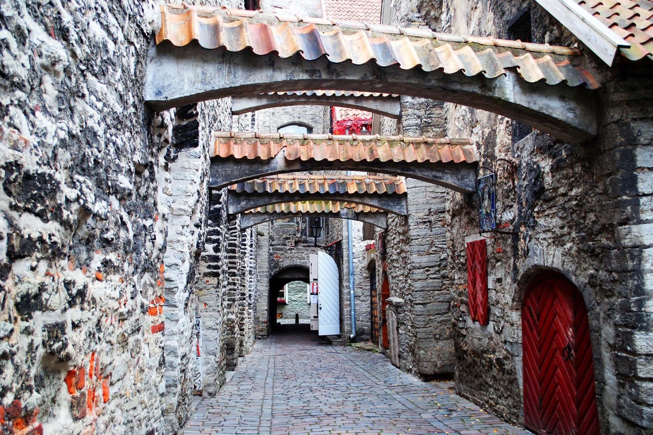 St. Katharinenpassage mit Werkstätten für Schmuck, Glas und Keramik.
