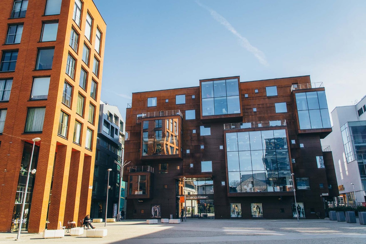 Modernes Viertel Rotermann mit zeitgenössischer Architektur in Tallinn.