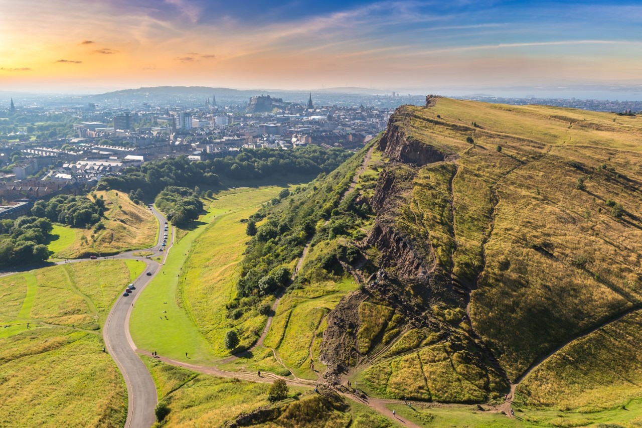 Arthur’s Seat, erloschener Vulkankegel über Edinburgh.