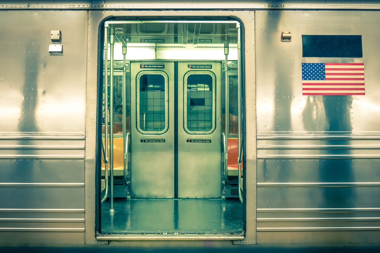 Innenansicht einer New Yorker U-Bahn.