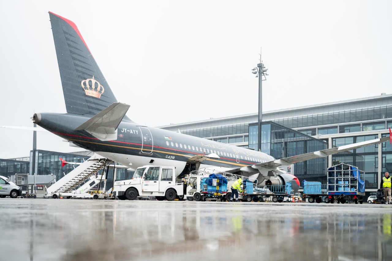 Royal Jordanien Air Flugzeug auf dem Vorfeld. 