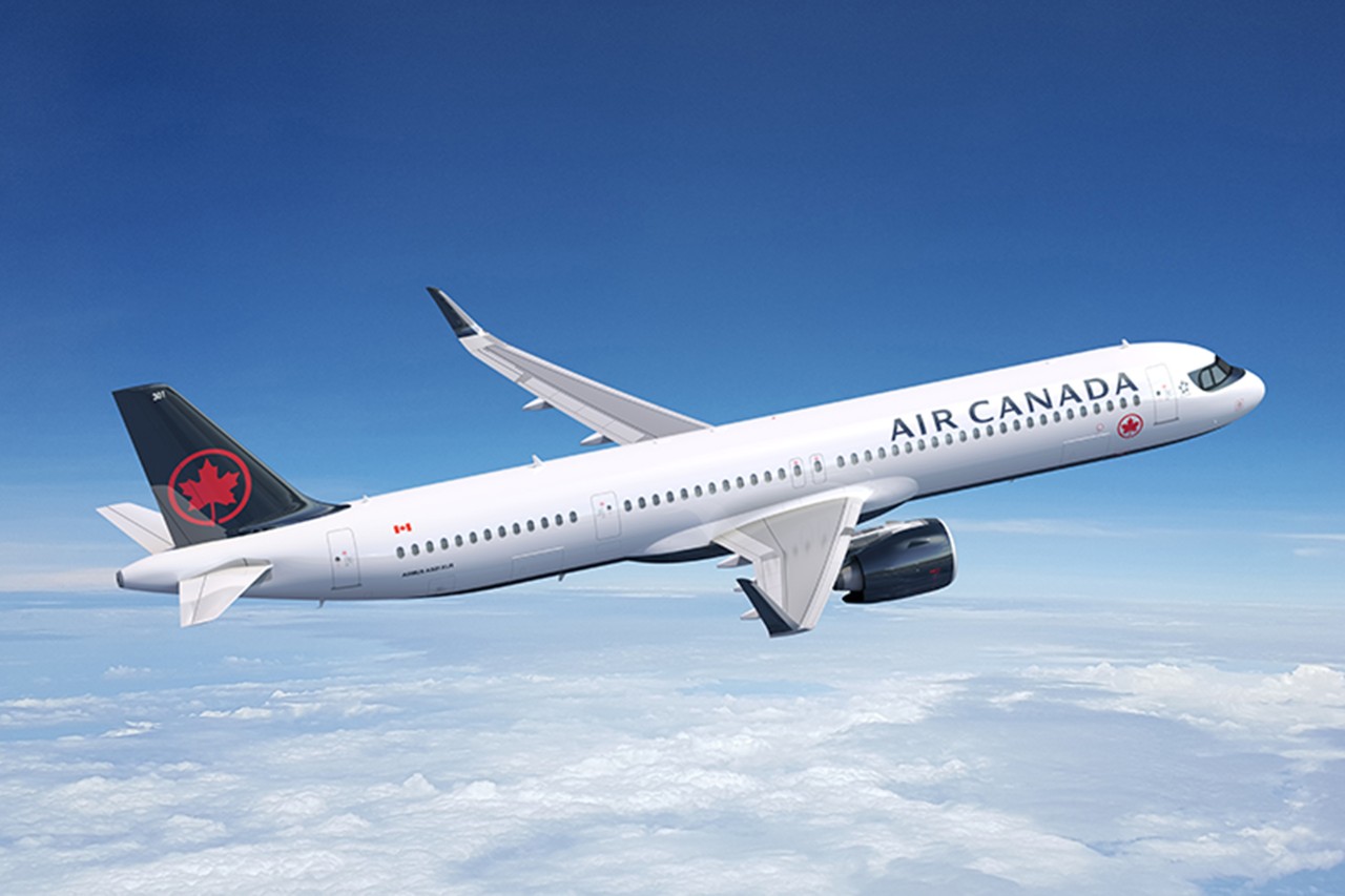 Air Canada -Flugzeug im Himmel