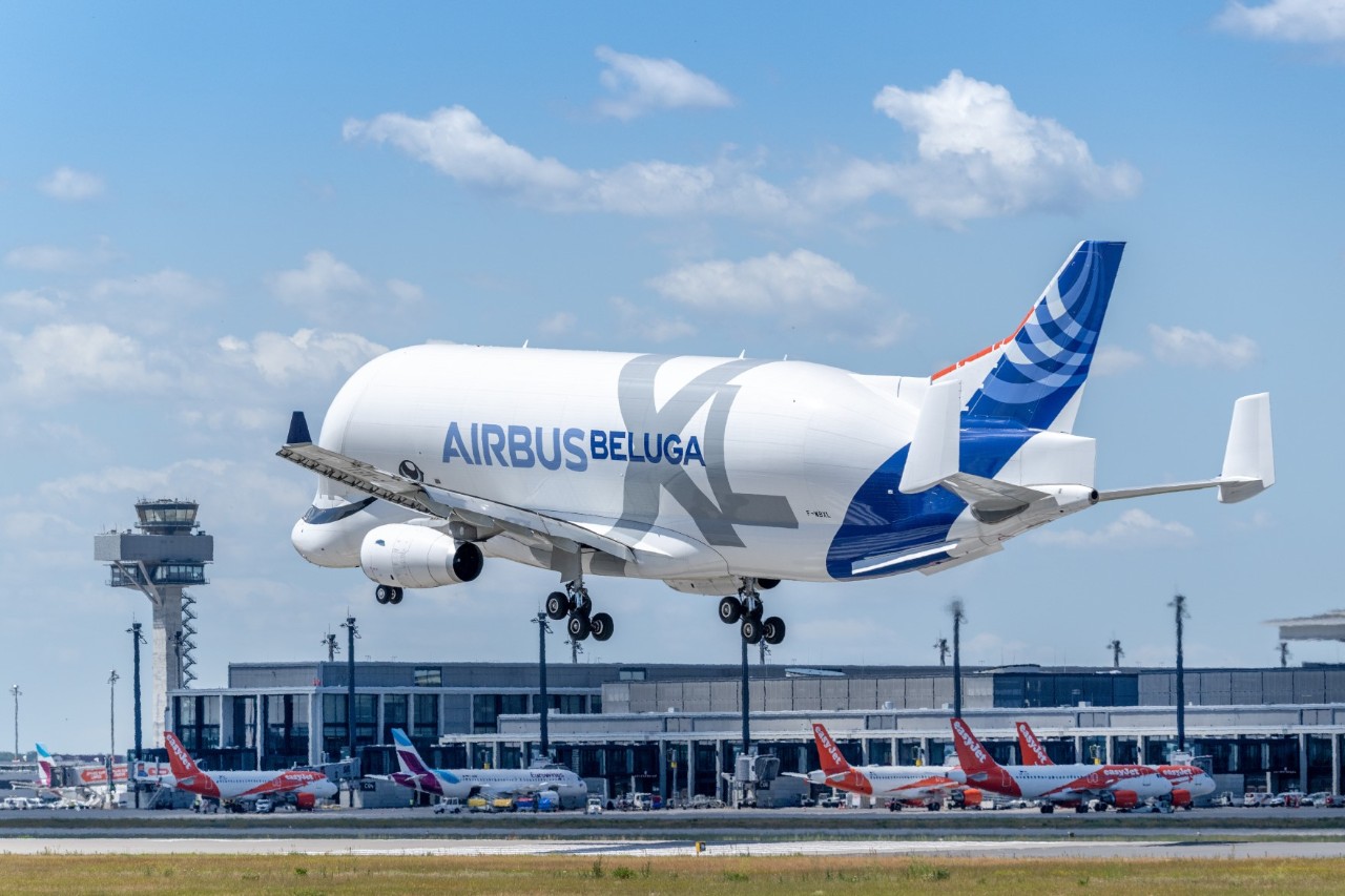 Airbus Beluga XL landet am BER