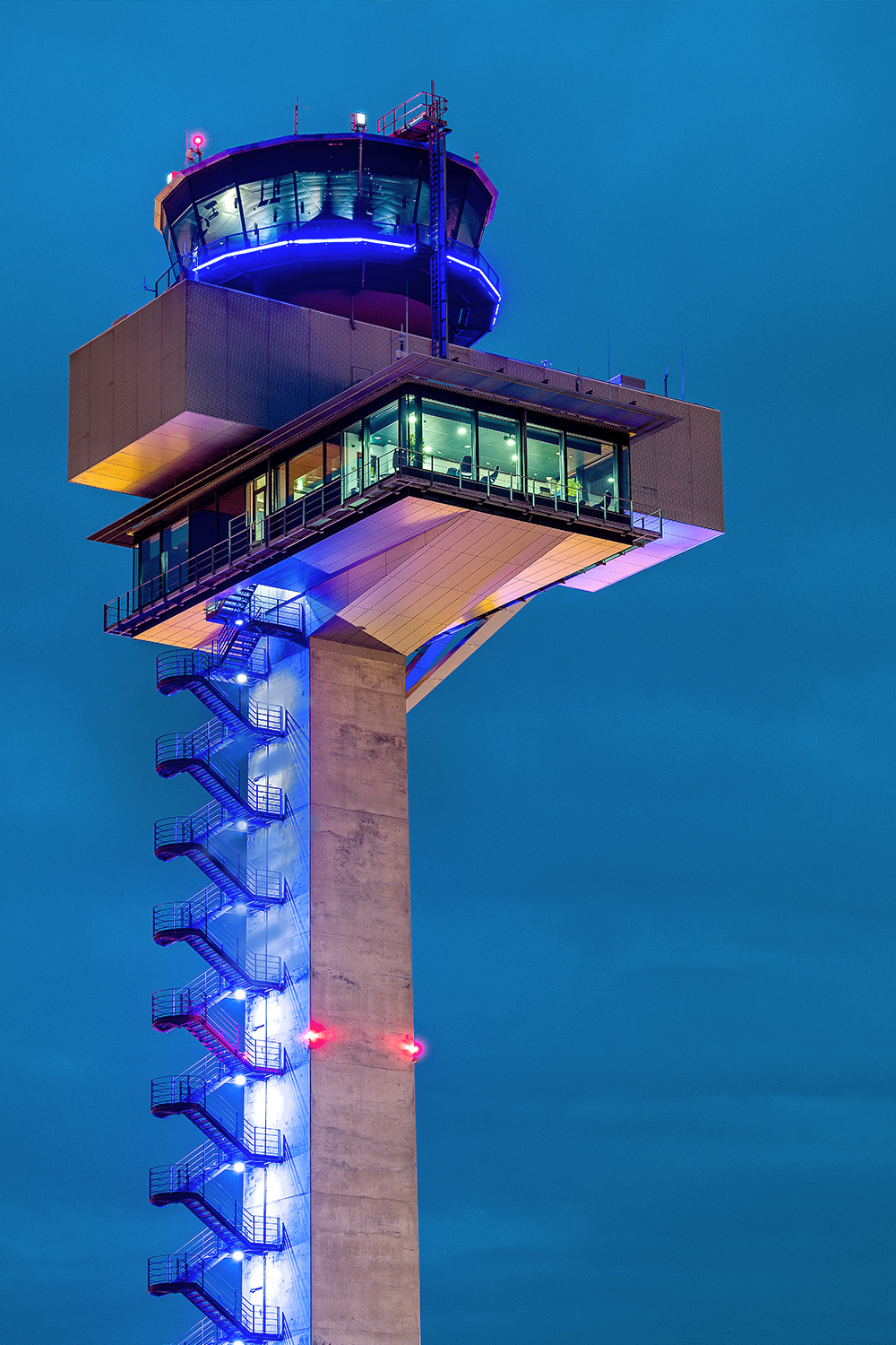 Turm zum Beobachten der Flugzeuge am BER