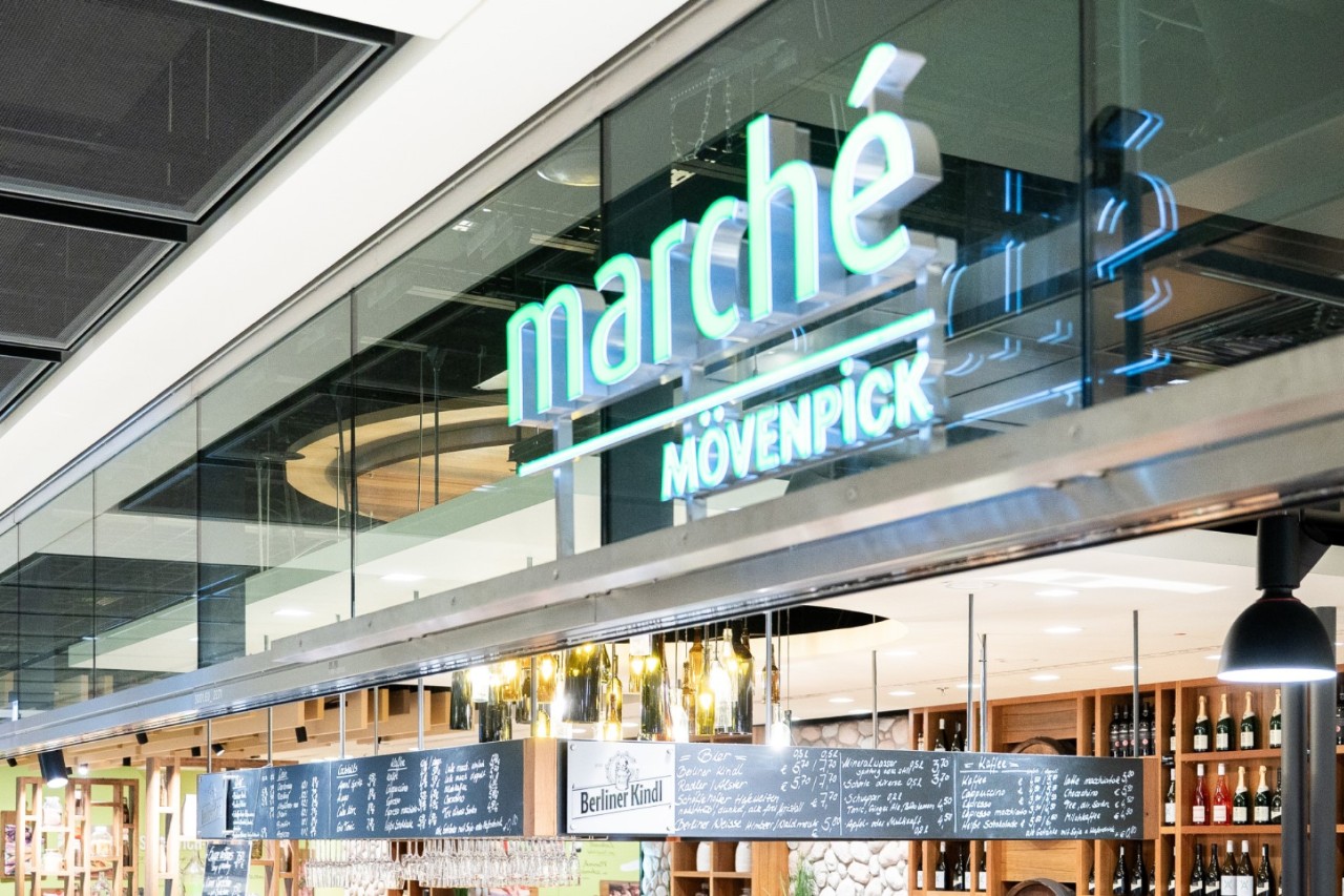View from the outside of the sign with the inscription Marché Mövenpick.