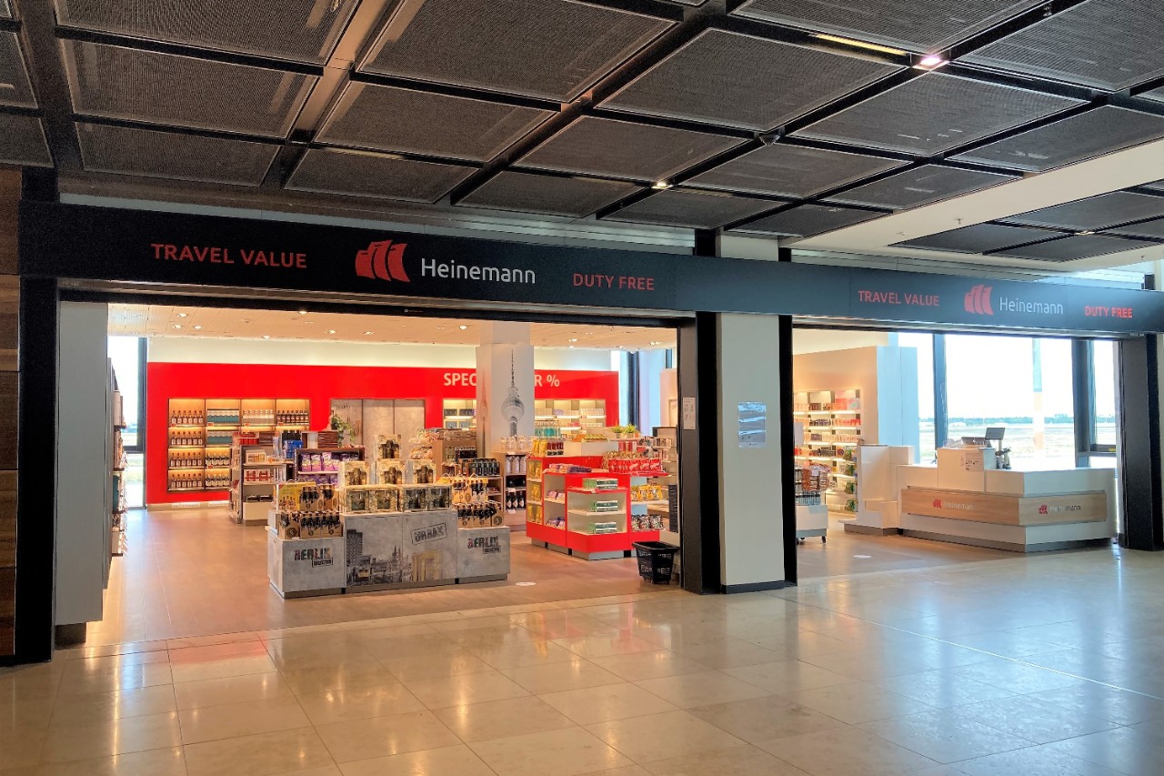 View of the currency exchange counter from outside.