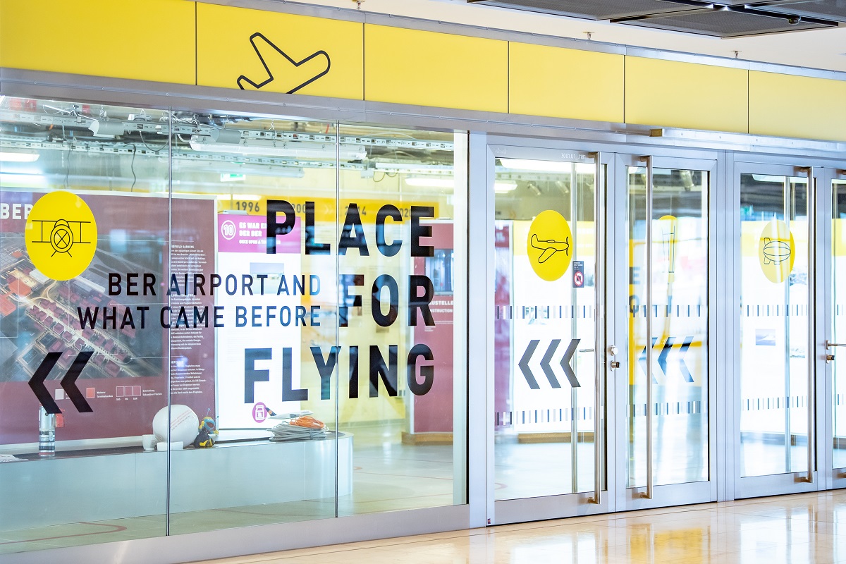View from the outside on the Room of Aviation