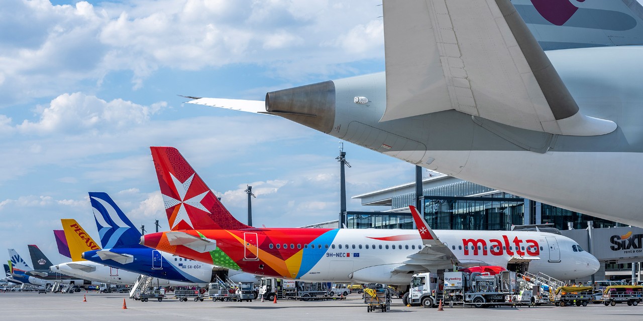 Many aircraft on the apron
