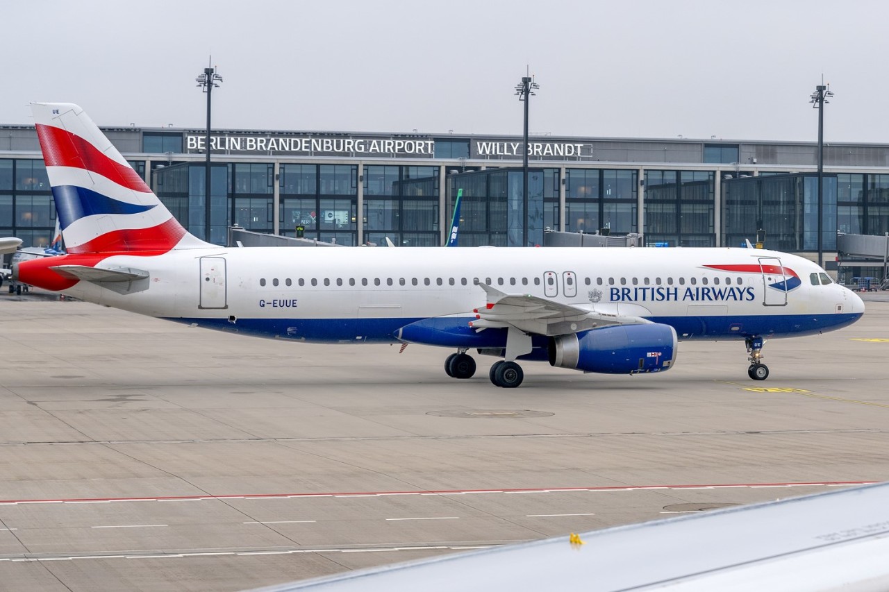 BA in front of Terminal 1