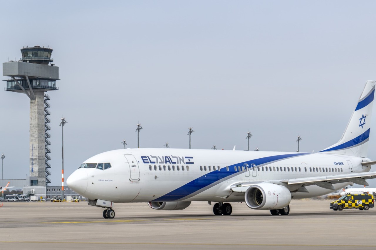 El Al vor dem Tower