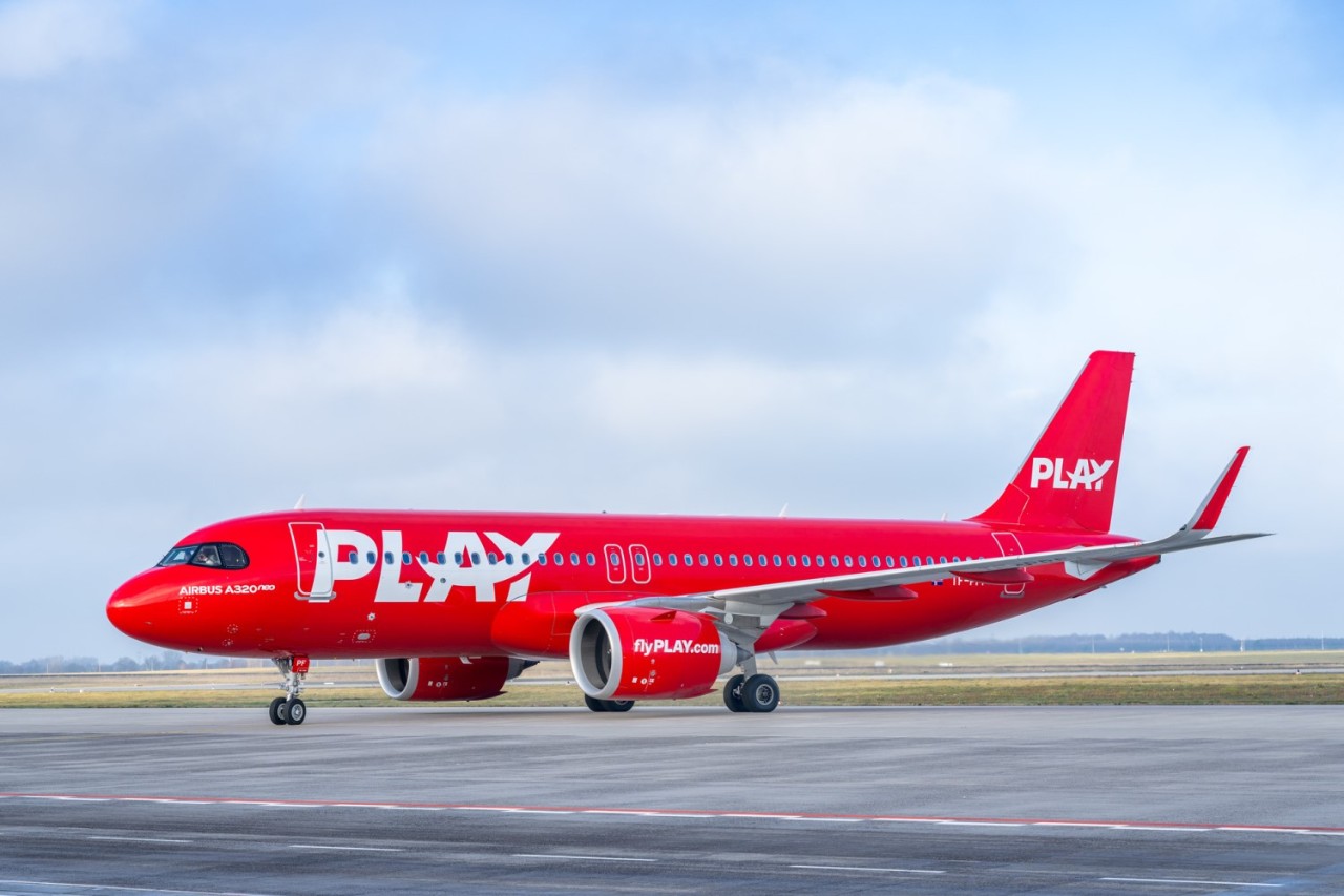 Play Airlines on the tarmac
