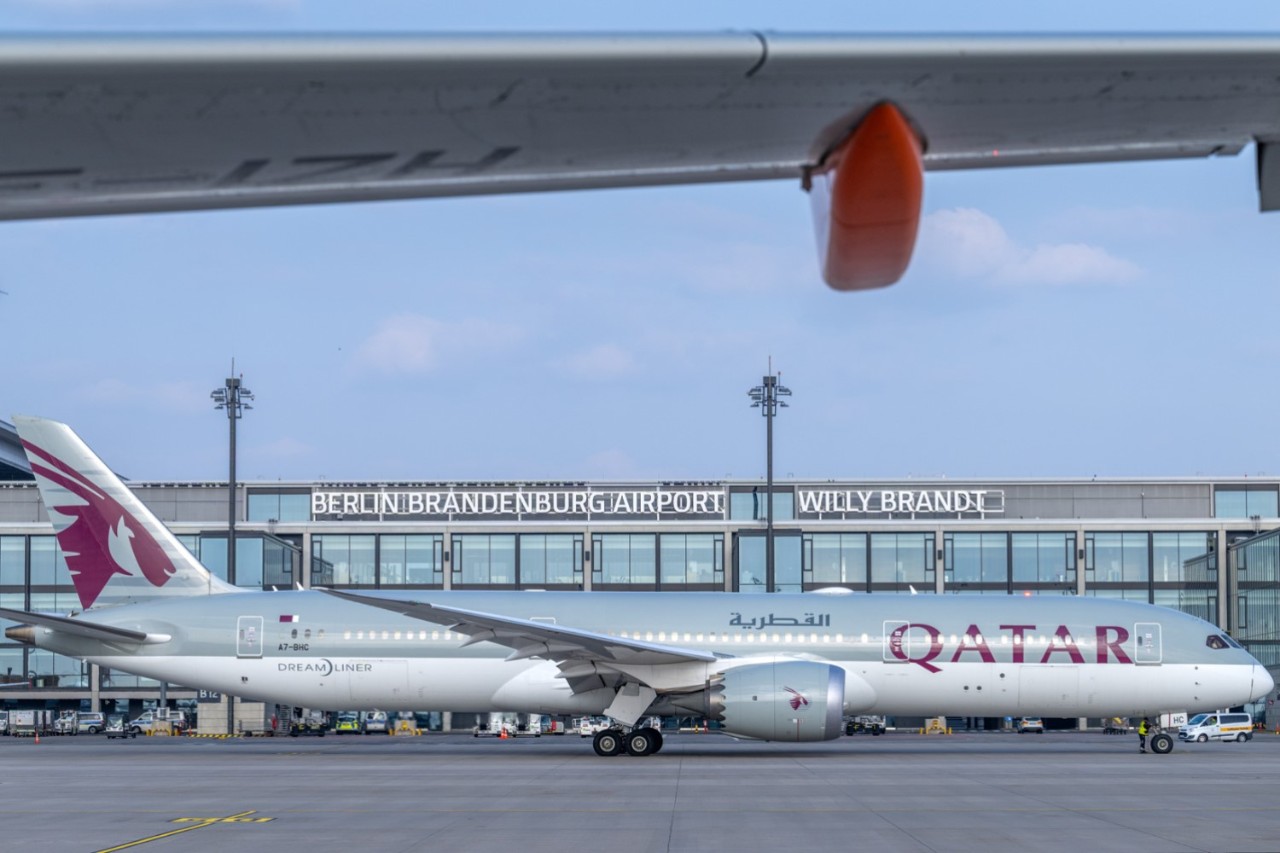 Qatar Airways in front of Terminal 1