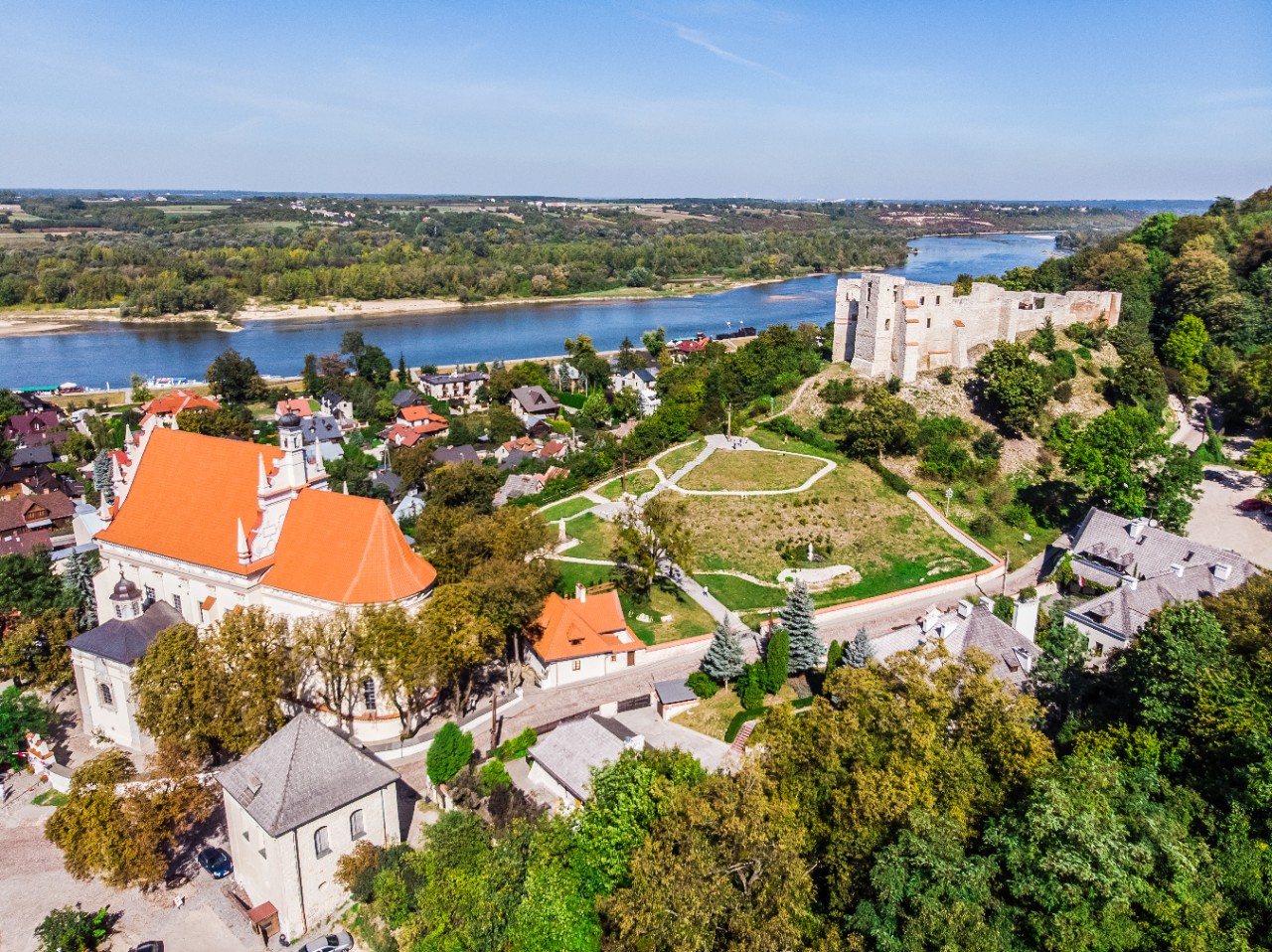 Kazimierz Dolny with a view of the Vistula © Slawek Rakowski/AdobeStock