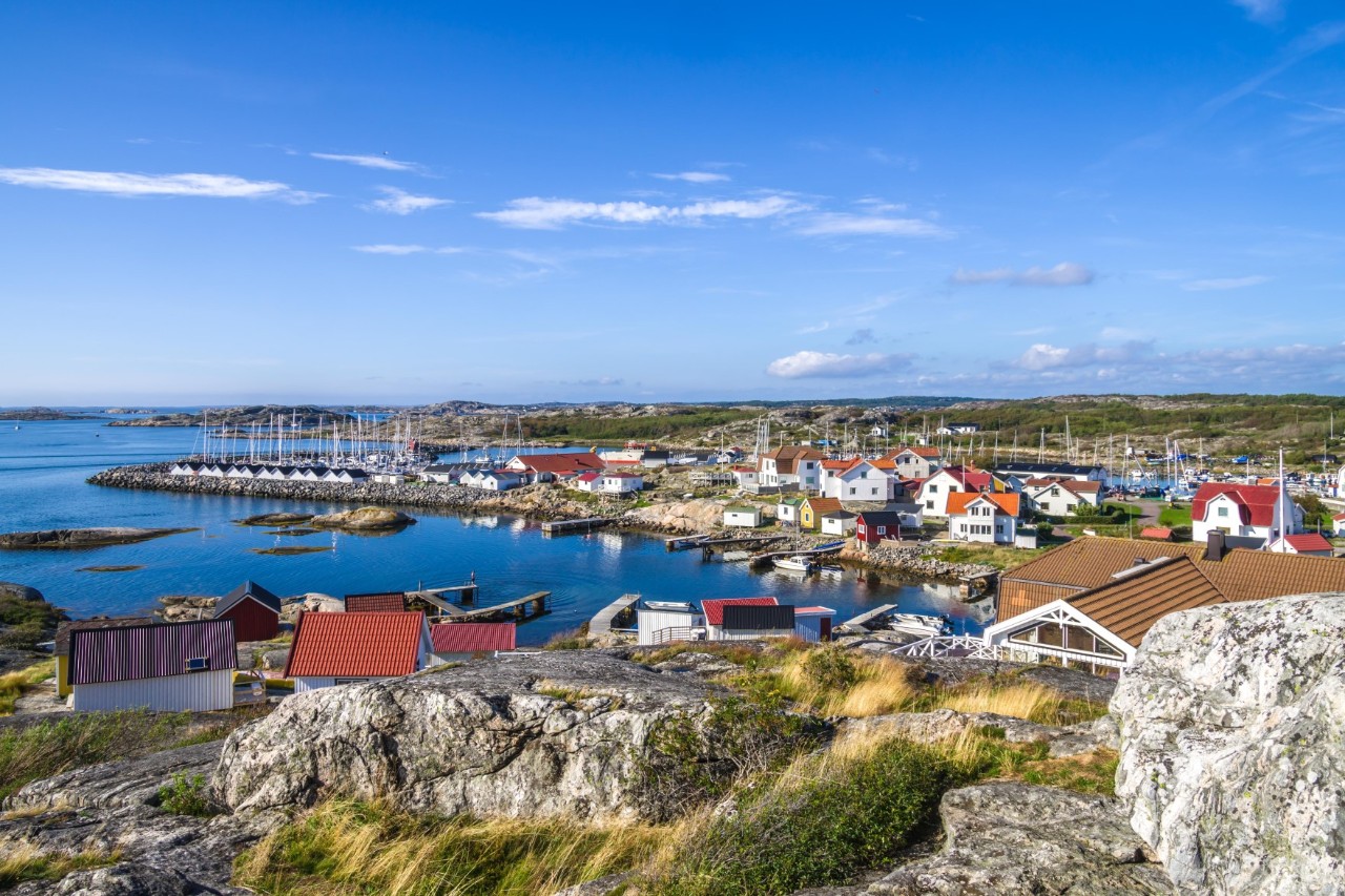 Fishing village on the island of Vrångö, nature reserve for hiking, beaches for swimming 