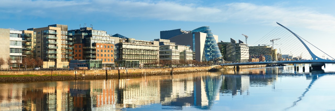 Modern buildings on the River Liffey in Dublin © tilialucida/stock.adobe.com