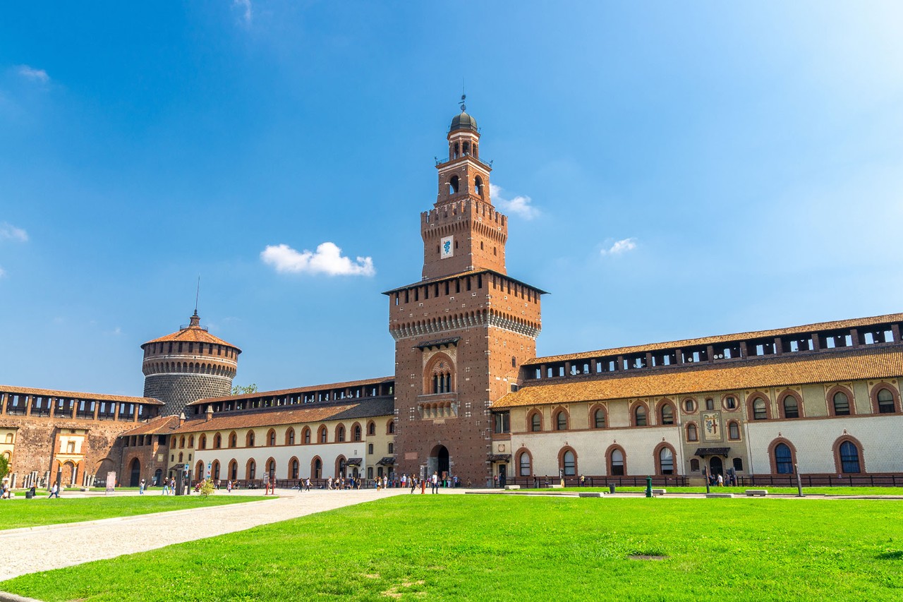 Castello Sforzesco’s inner courtyard . © Aliaksandr / AdobeStock