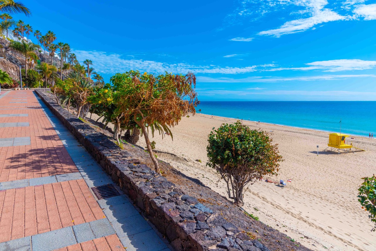Playa del Matorral at Morro Jable with beach promenade