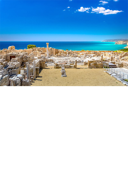 Cyprus is an island of diversity, characterised by Mediterranean beauty and cultural contrasts. A fascinating melting pot that combines European and oriental influences.