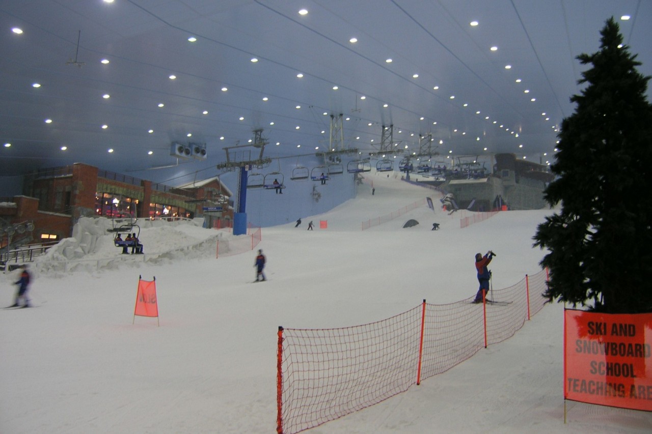 Ski slope and lift in the Mall of the Emirates