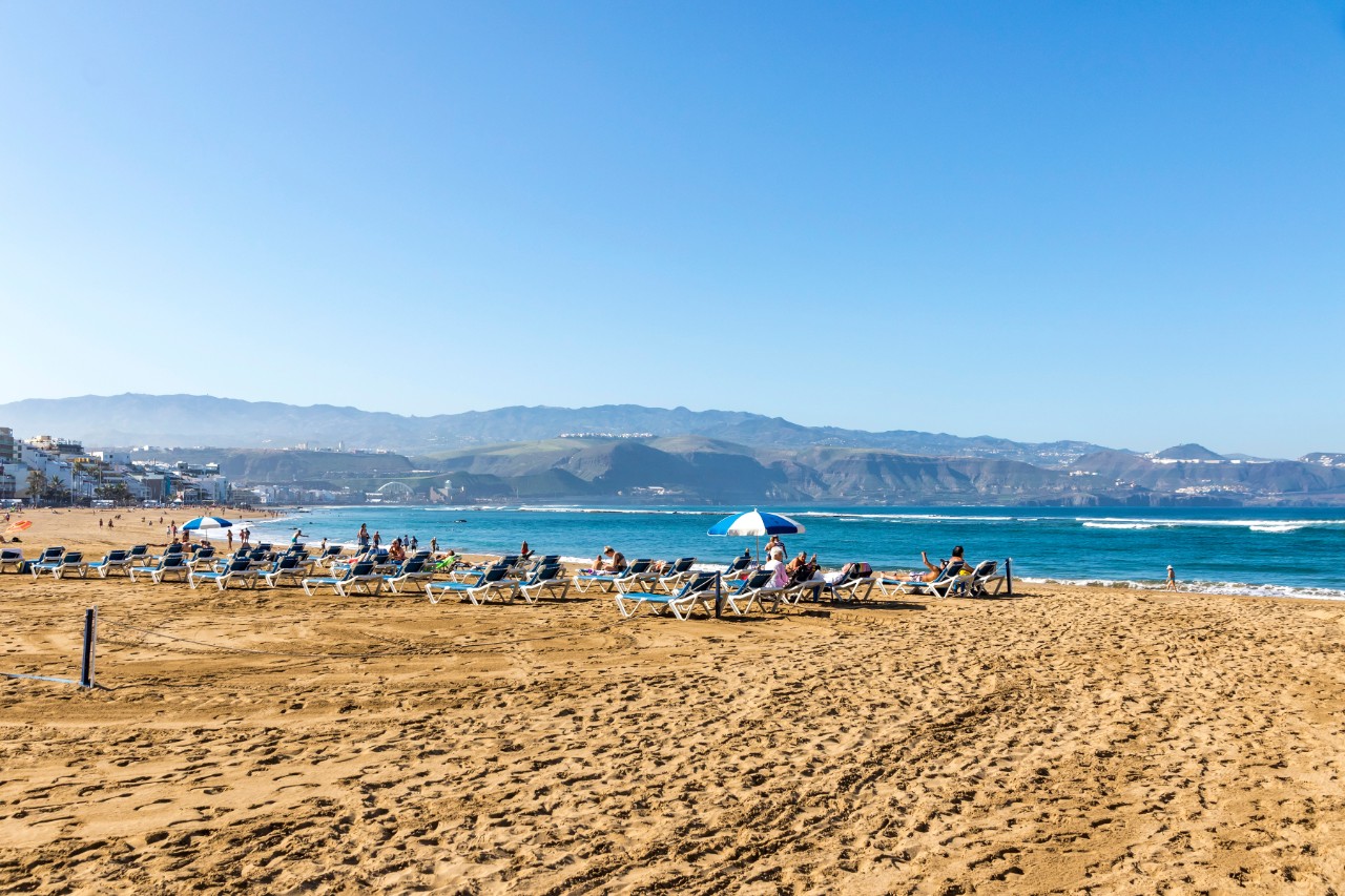 Playa Las Canteras with golden sandy beach in Las Palmas.